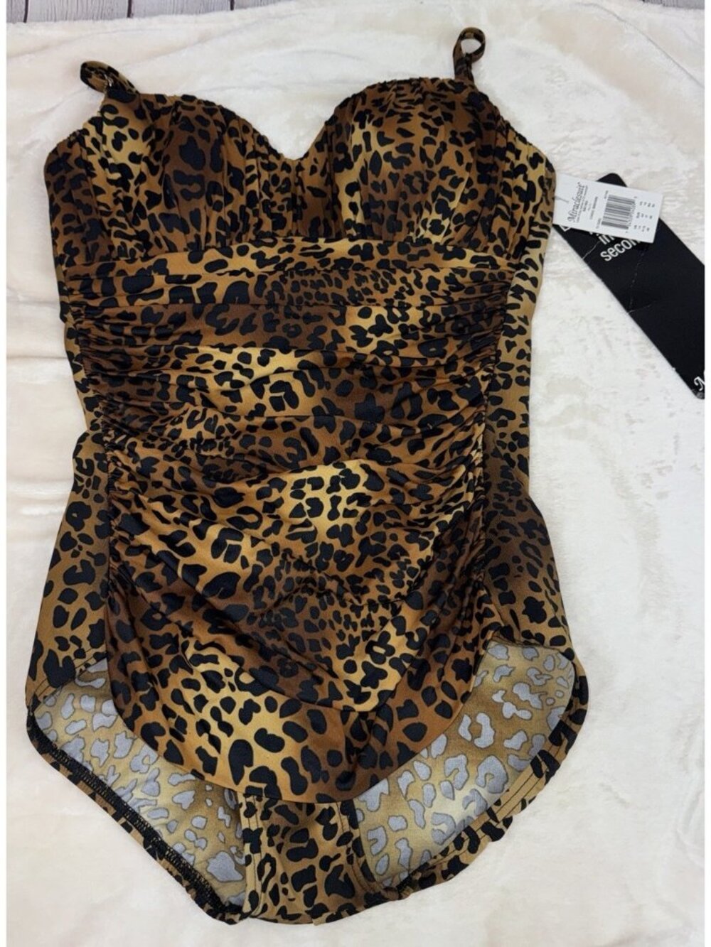 NWT MIRACLESUIT Women’s Size 14 Leopard Print One Piece Swimsuit Slimming Slim